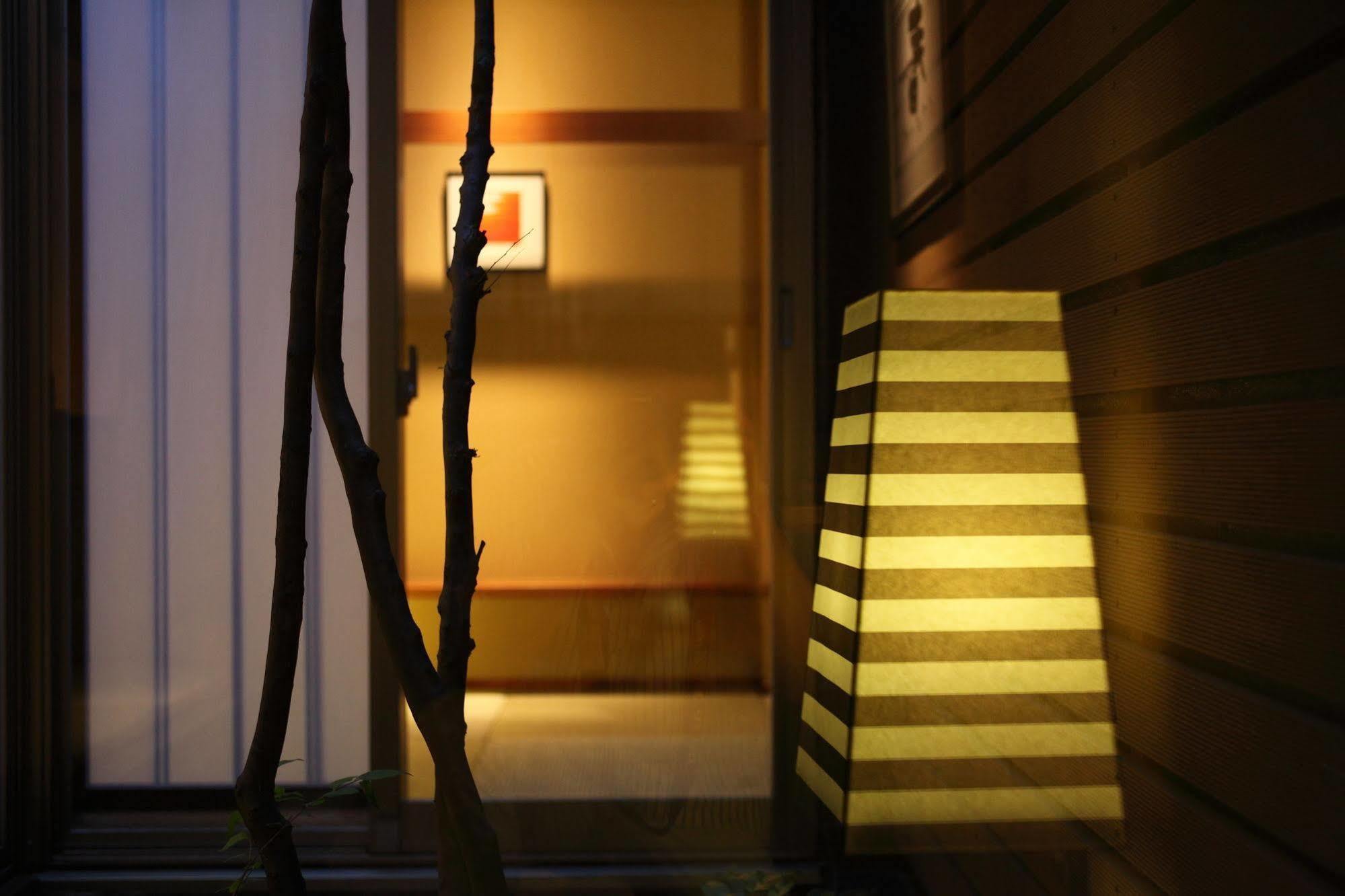 בפו Amane Resort Seikai מראה חיצוני תמונה A traditional Japanese house
