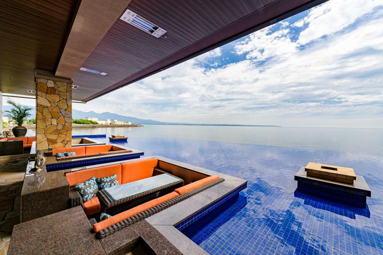 בפו Amane Resort Seikai מראה חיצוני תמונה Infinity pool at the hotel