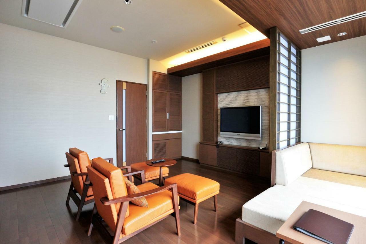 בפו Amane Resort Seikai מראה חיצוני תמונה A living room in a Japanese house